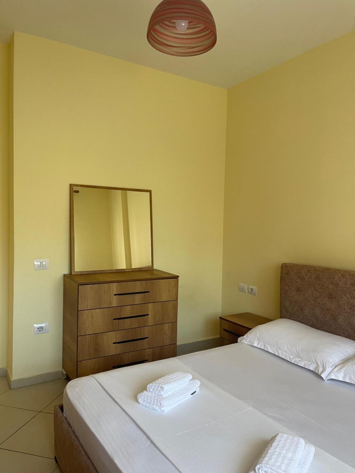 New Baazar Terrace Apartment Tirana Eksteriør billede